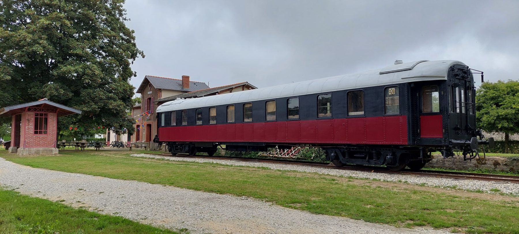 Train couchettes de la gare de Guiscriff
